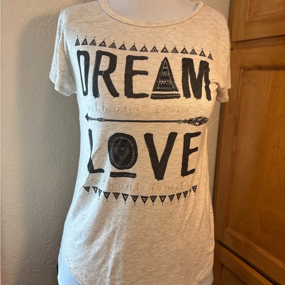 DIRTEE LAUNDRY Tops - Dream Love Beige Graphic Tee